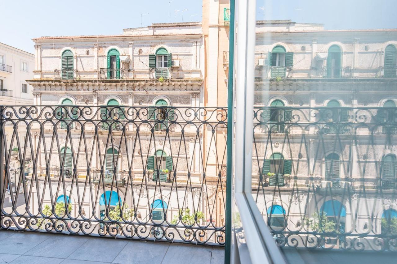 Nitti43 Luxury Apartment Taranto Exterior foto